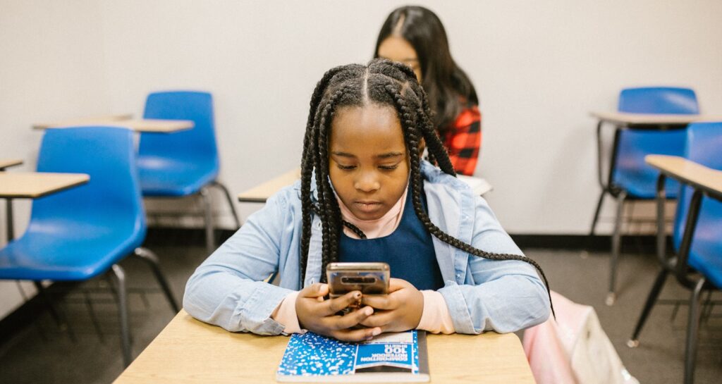 Prévention harcèlement numérique école